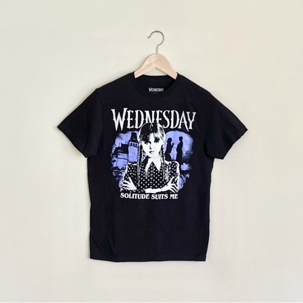 Netflix Wednesday Solitude Suits Me Graphic Black T Shirt Adult Small